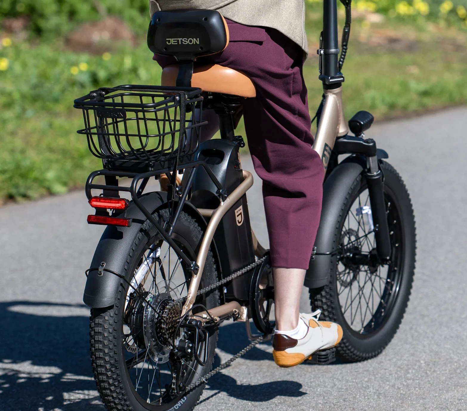 Jetson Venture Electric Cruiser Foldable E-Bike | 20 MPH | 34-Mile Range | 350W | 7 Speed | Comfort Seat | JVNTRE - Image 11