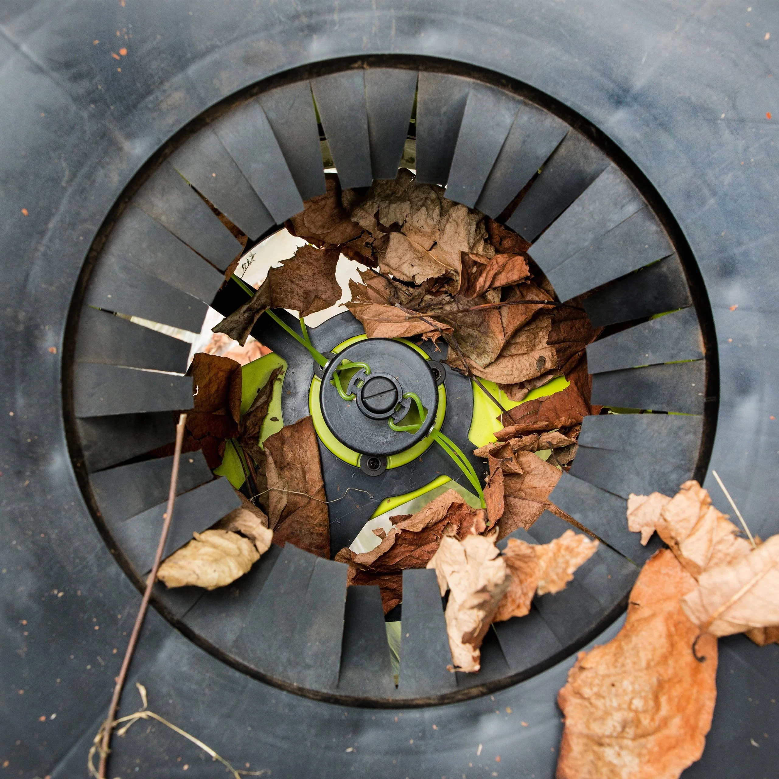 Restored Sun Joe SDJ616 | Electric Leaf Mulcher/Shredder | 13-Amp | 16:1 Reduction Ratio | 8,000-RPM | Mulch up to 55-Gallons per Minute | Adjustable Control Dial | Green (Refurbished) - Image 6