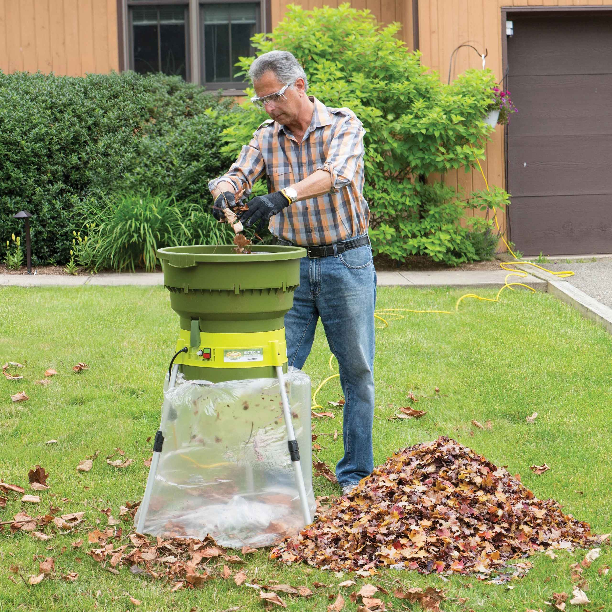 Restored Sun Joe SDJ616 | Electric Leaf Mulcher/Shredder | 13-Amp | 16:1 Reduction Ratio | 8,000-RPM | Mulch up to 55-Gallons per Minute | Adjustable Control Dial | Green (Refurbished) - Image 8