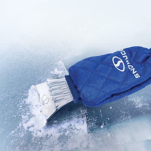 Snow Joe SJEG02M | Polar Fleece Lined Mitt With Built-In Ice Scraper | Waterproof | Heavy-Duty Ice Scraper - Image 3